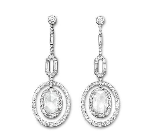 A PAIR OF DIAMOND EAR PENDANTS