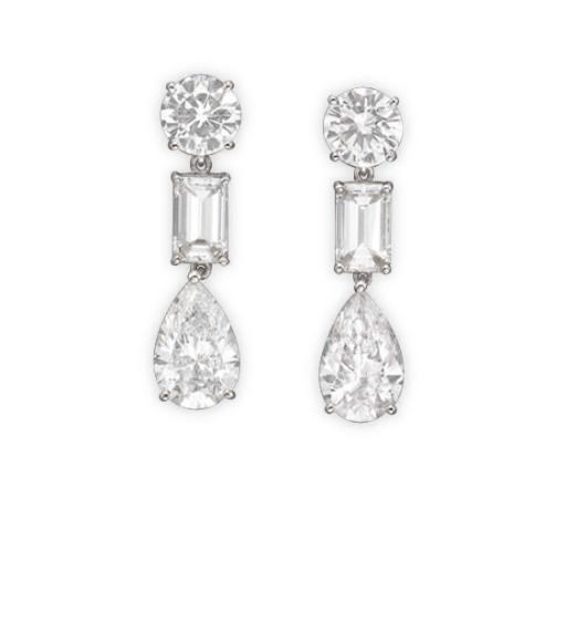 A PAIR OF DIAMOND EAR PENDANTS
