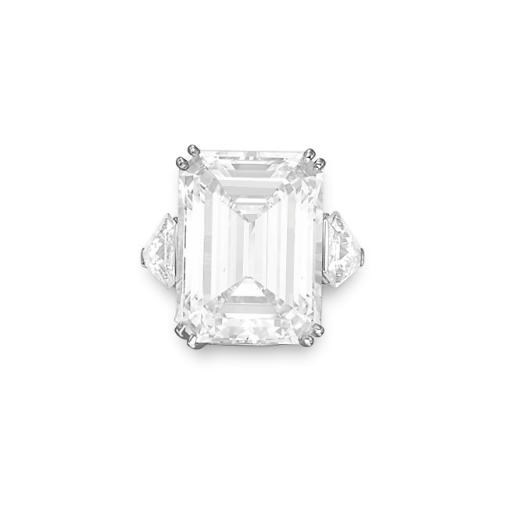 AN IMPRESSIVE DIAMOND RING