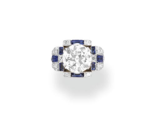 AN ART DECO DIAMOND AND SAPPHIRE RING