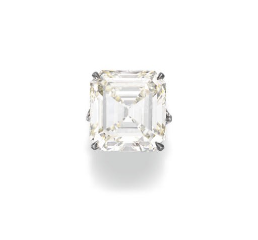 AN IMPRESSIVE DIAMOND RING