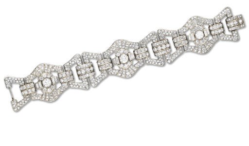 AN ART DECO DIAMOND BRACELET