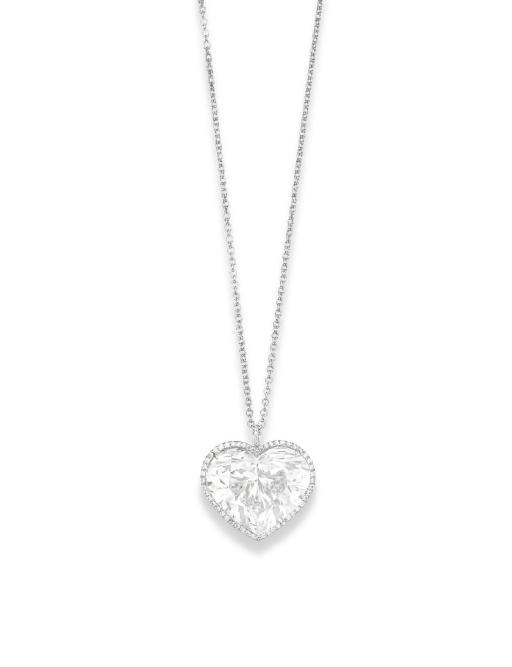 AN IMPORTANT DIAMOND PENDANT NECKLACE