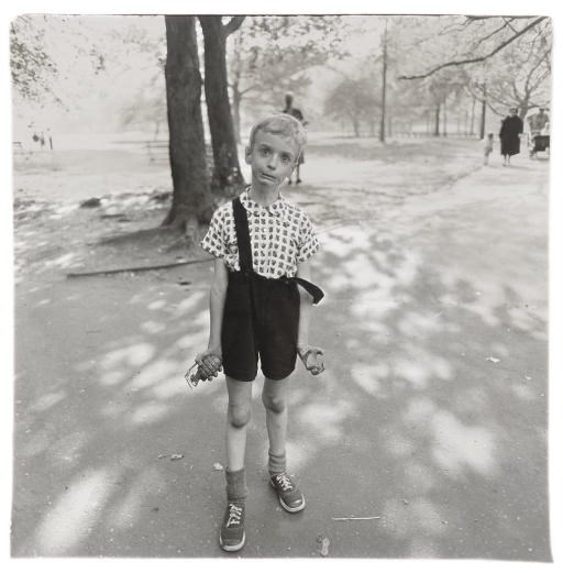 DIANE ARBUS (1923-1971)