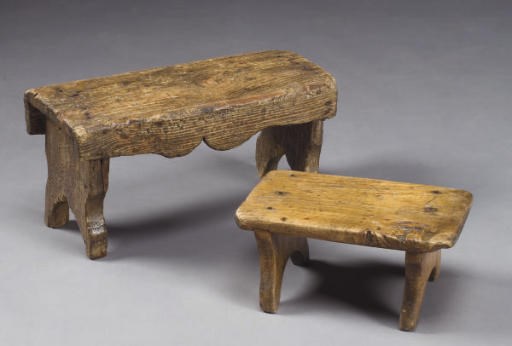 DEUX PETITS BANCS DE VACHER
