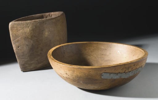 DEUX RECIPIENTS DU XIXEME SIECLE