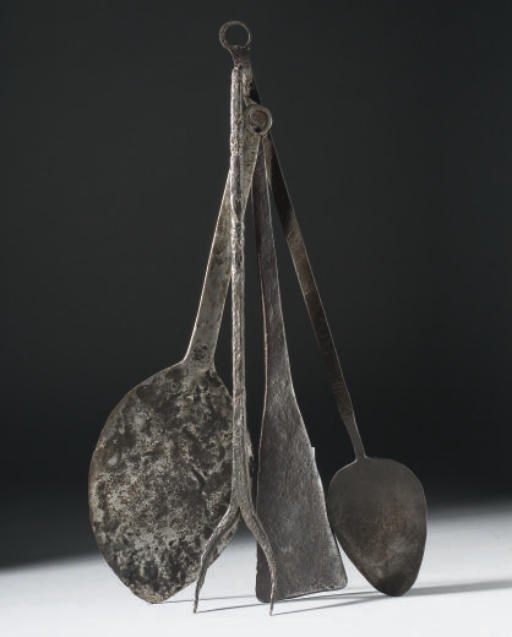 QUATRE USTENSILES DE CUISINE DU XIXEME SIECLE