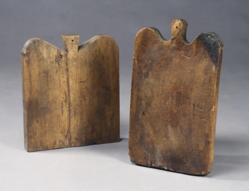 PAIRE DE PLANCHES A DECOUPER