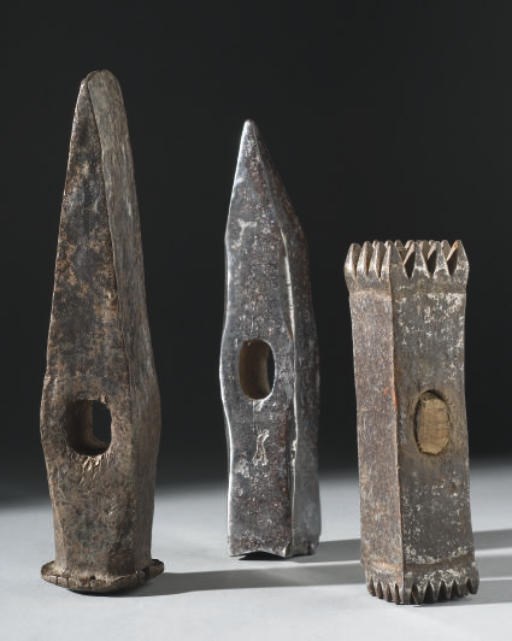 TROIS OUTILS