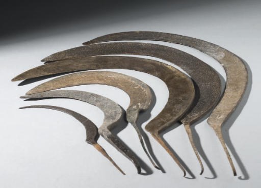 SIX OUTILS DE FAUCHEUR