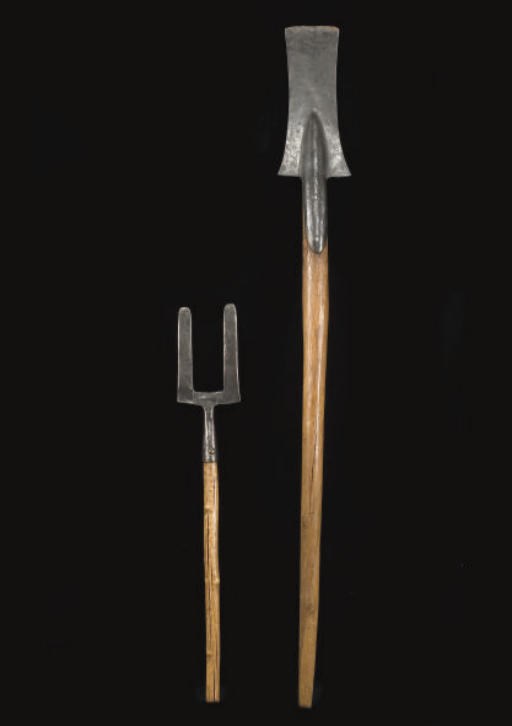 DEUX OUTILS