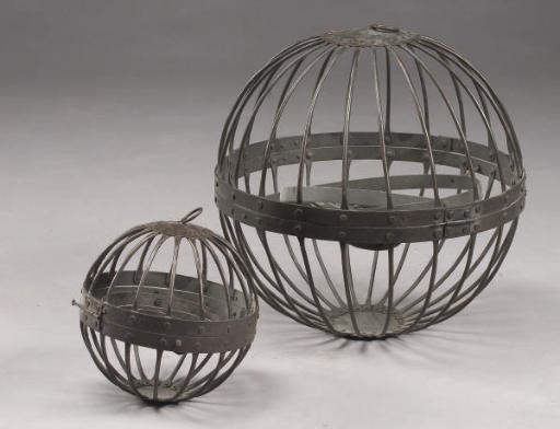 DEUX BOULES LAMPES A HUILE