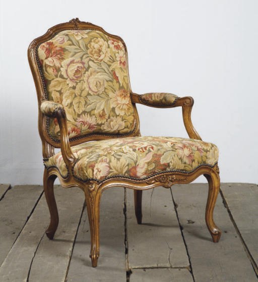 FAUTEUIL A LA REINE D'EPOQUE LOUIS XV