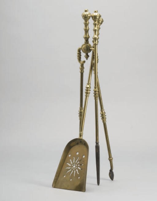 NECESSAIRE DE CHEMINEE DU XIXEME SIECLE