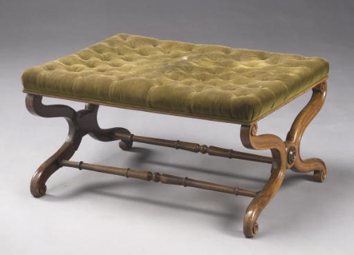 TABOURET DE STYLE ANGLAIS
