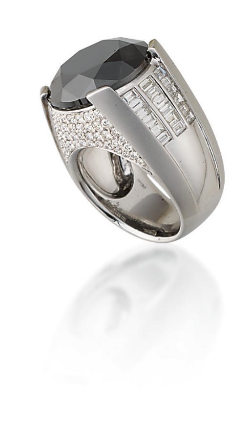 A GENTLEMAN'S COLOURED DIAMOND AND DIAMOND RING, BY MICHAEL YOUSSOUFIAN