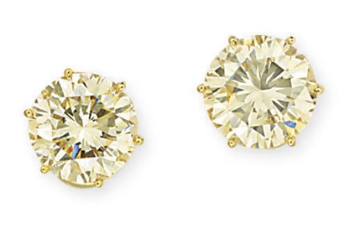 A PAIR OF DIAMOND EAR STUDS