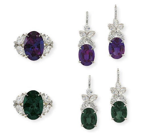 AN ALEXANDRITE AND DIAMOND SET