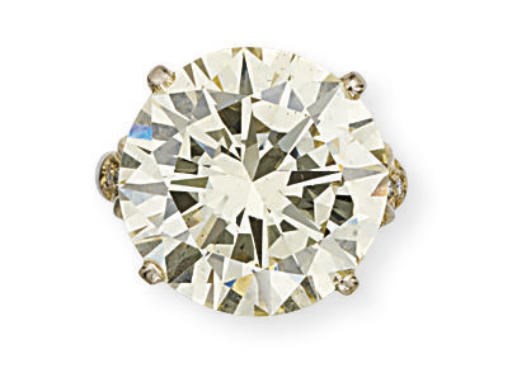 A SINGLE-STONE DIAMOND RING
