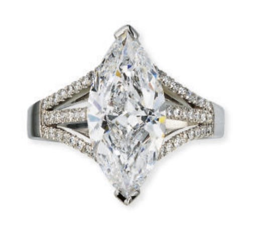 A FINE DIAMOND RING