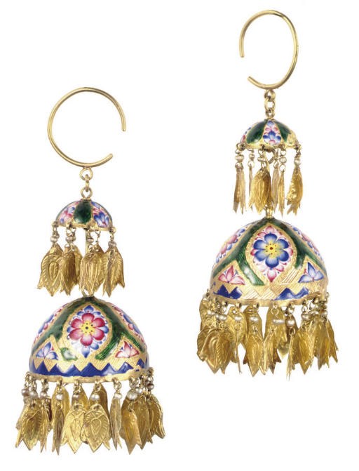 A PAIR OF PERSIAN GOLD AND ENAMEL EAR PENDANTS