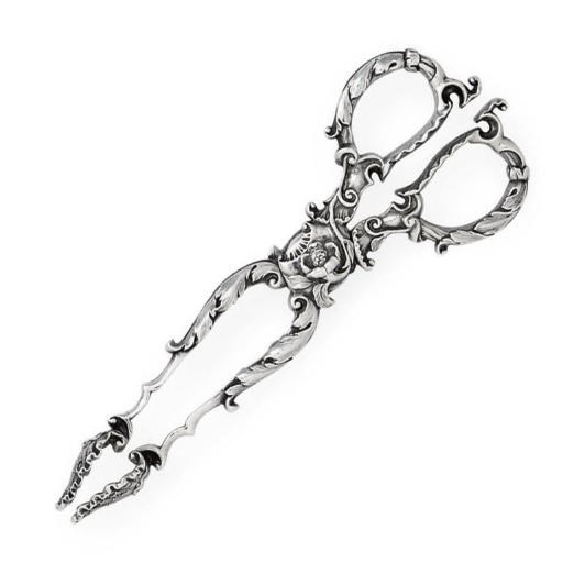 A PAIR OF GEORGE IV SILVER SUGAR NIPS