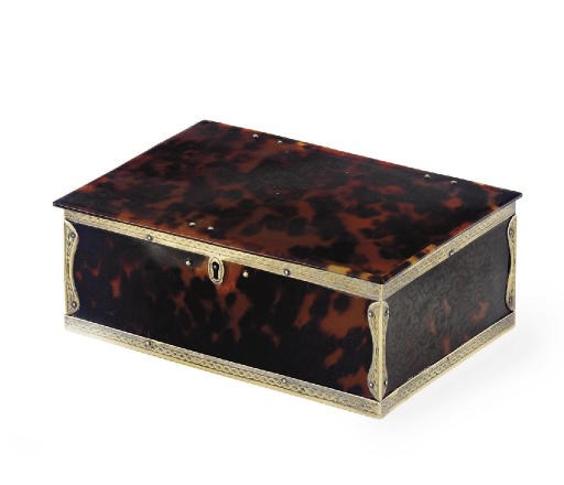 A GEORGE III SILVER-GILT MOUNTED TORTOISESHELL BOX**