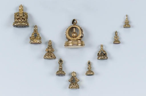 A COLLECTION OF ANTIQUE FOB SEALS