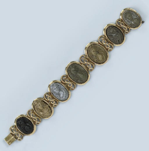 AN ANTIQUE LAVA CAMEO BRACELET