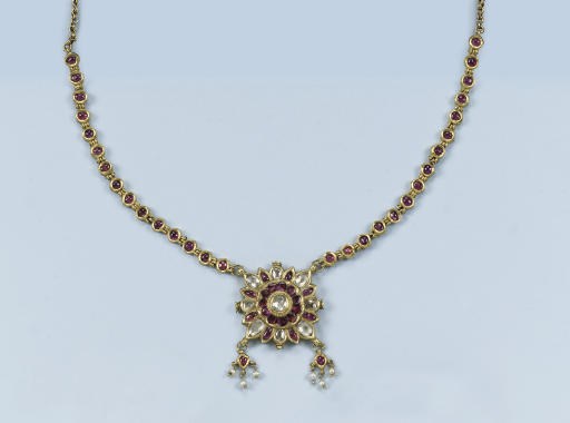 AN INDIAN RUBY AND DIAMOND NECKLACE