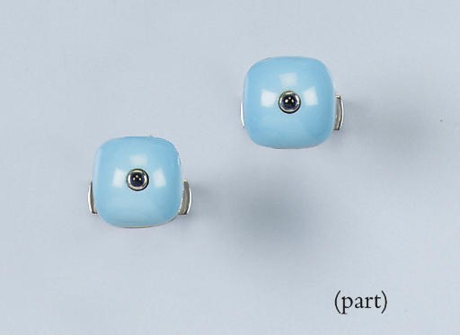TWO PAIRS OF CUFF LINKS