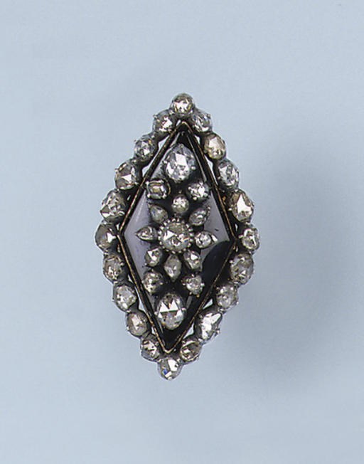 AN ANTIQUE ROSE-CUT DIAMOND RING
