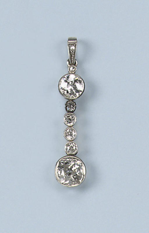 A BELLE EPOQUE DIAMOND PENDANT