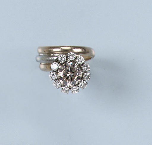 A DIAMOND CLUSTER RING