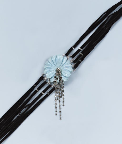A TURQUOISE AND DIAMOND CHOKER