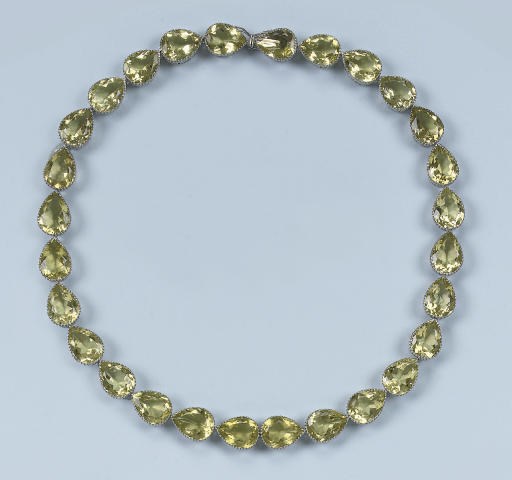 A LEMON QUARTZ NECKLACE