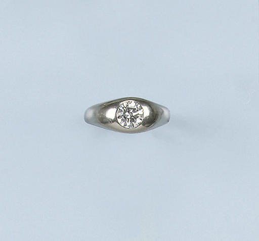 A DIAMOND SINGLE STONE RING