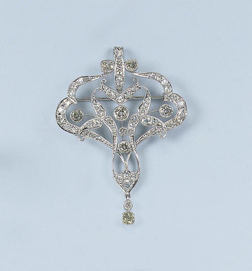 A DIAMOND BROOCH/PENDANT