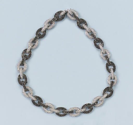 A DIAMOND AND BLACK DIAMOND NECKLACE