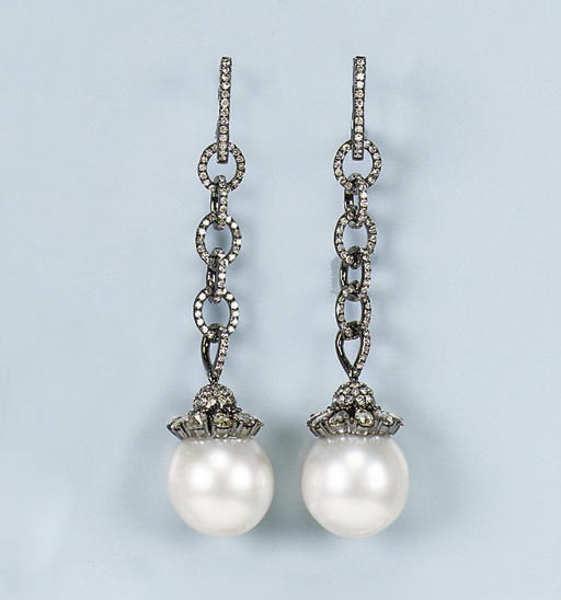 A PAIR OF SOUTH SEA CULTURED PEARL EARRINGS