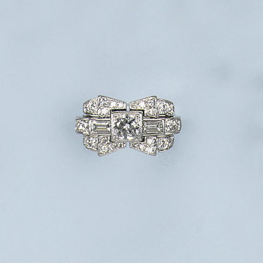 A RETRO DIAMOND DRESS RING
