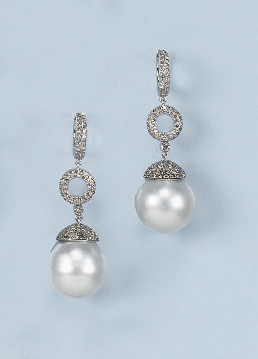 A PAIR OF SOUTH SEA CULTURED PEARL EARRINGS