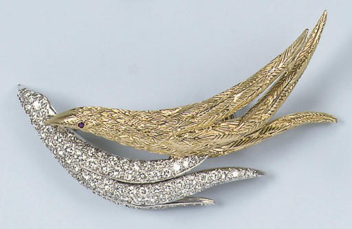 A DIAMOND BIRD BROOCH