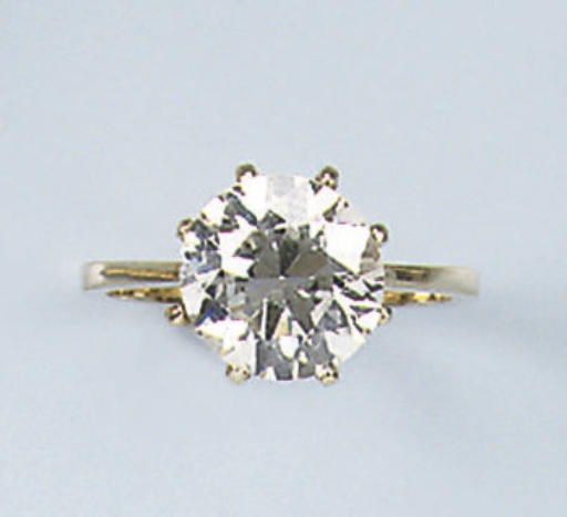 A DIAMOND SINGLE STONE RING