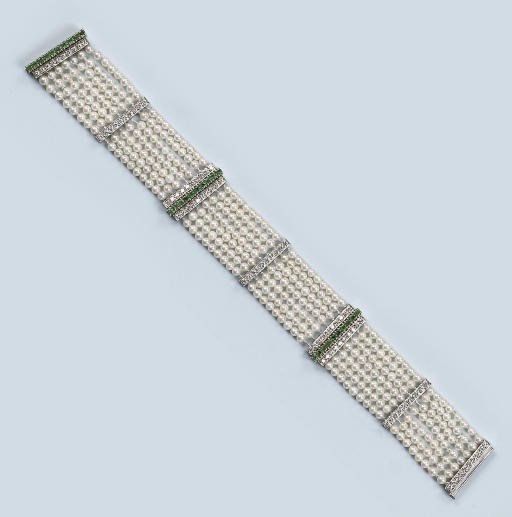 A CULTURED PEARL AND DIAMOND BRACELET