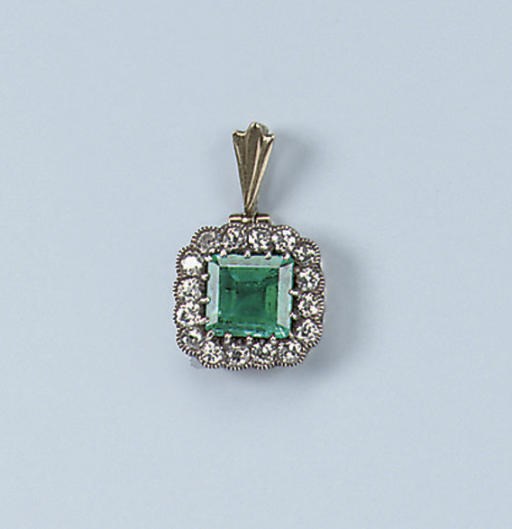 AN ANTIQUE EMERALD AND DIAMOND PENDANT