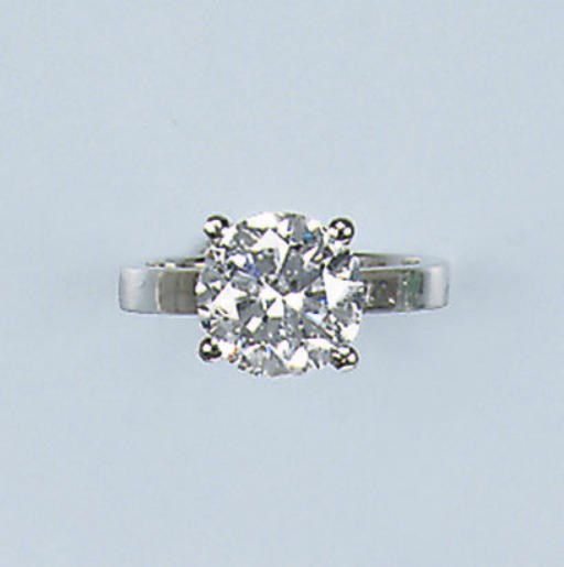 A DIAMOND SINGLE STONE RING