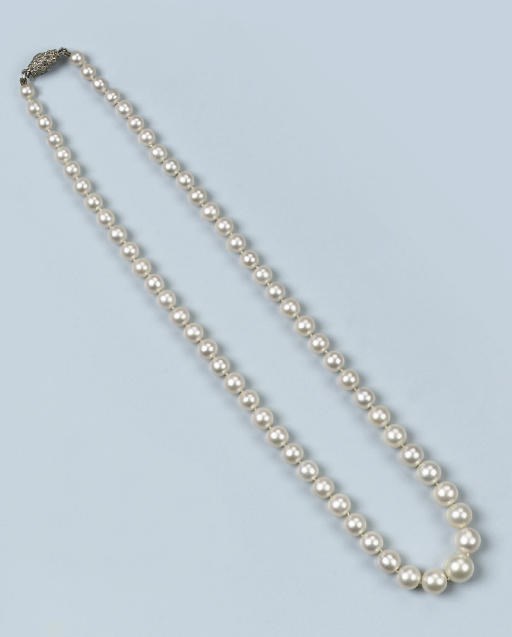 AN ANTIQUE NATURAL PEARL AND ROSE-CUT DIAMOND NECKLACE