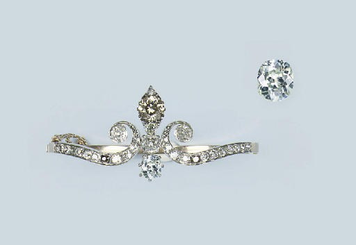 AN ANTIQUE BLUISH GREEN DIAMOND AND COLOURED DIAMOND BANGLE