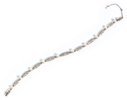 A BELLE ÉPOQUE DIAMOND AND PEARL BRACELET
